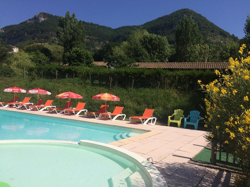 Causses & Vallees Vacances Hotel Saint-Georges-de-Luzençon Buitenkant foto